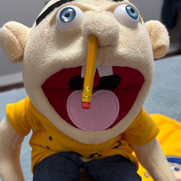 SML Merch Puppet - Jeffy with Accessories - Picture 3 of 7